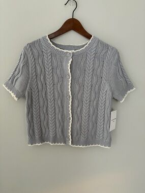 Gray Short-Sleeve Cable Knit Cardigan with White Trim Boho size Small